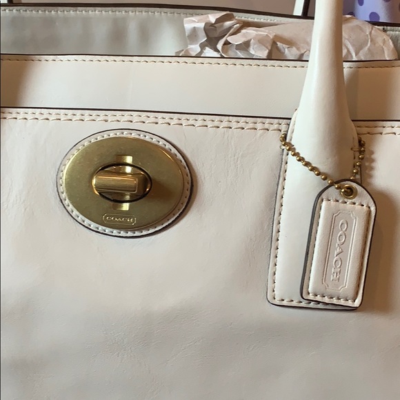 Authentic COACH Madeline Hampton shoulder carryall - Picture 2 of 11